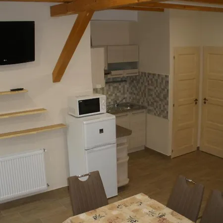 Apartment Papp Apartman Felsoors
